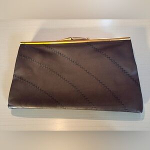 Jane Shilton x Elbief England 1960’s Vintage Genuine Leather Kisslock Clutch.